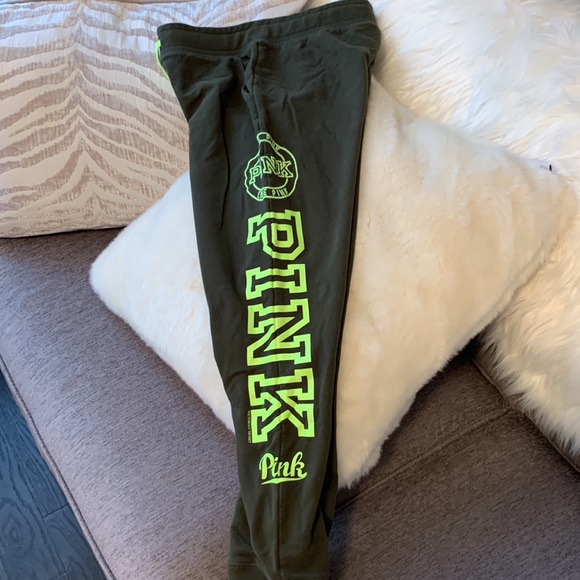 Pink sweatpants - Picture 2 of 3